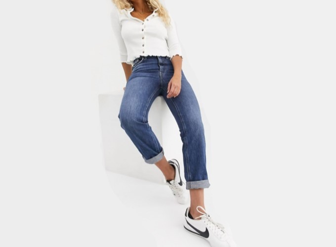 8 Tips to Help You Find the Perfect Jeans for Women - Modern Ratio