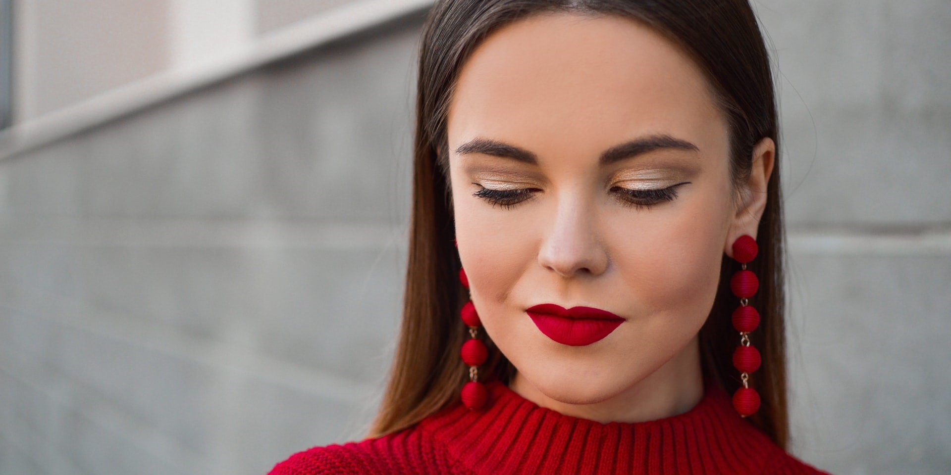 casual red lip